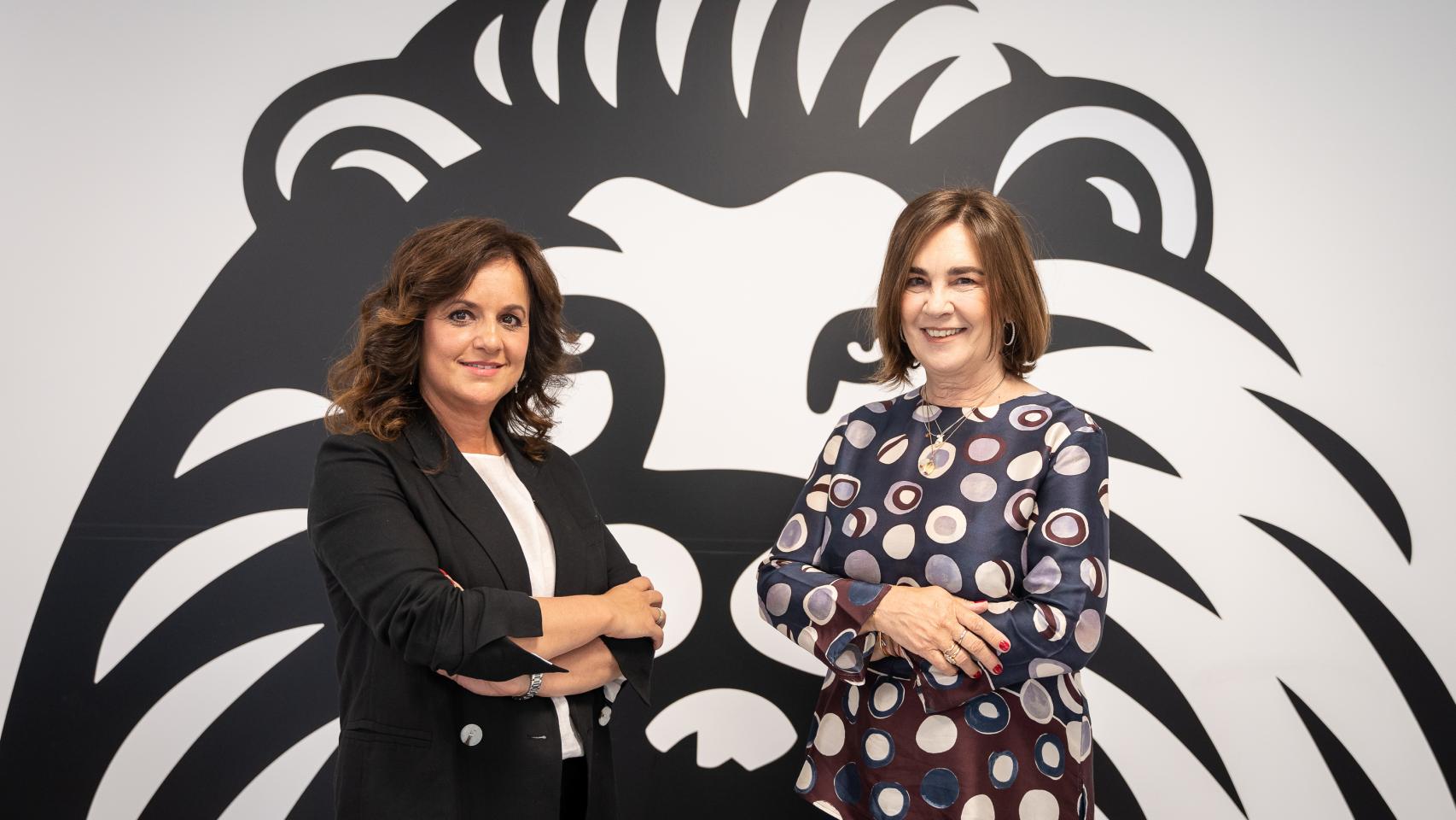 Marián Martínez, directora del Cenador de Amós, junto a Charo Izquierdo.