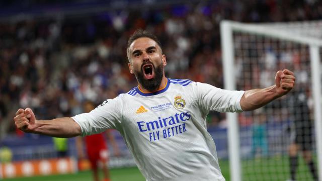 Dani Carvajal celebra el gol de Vinicius al Liverpool