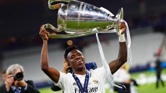 Vinicius levanta la Champions League en el Stade de France (París, Francia)
