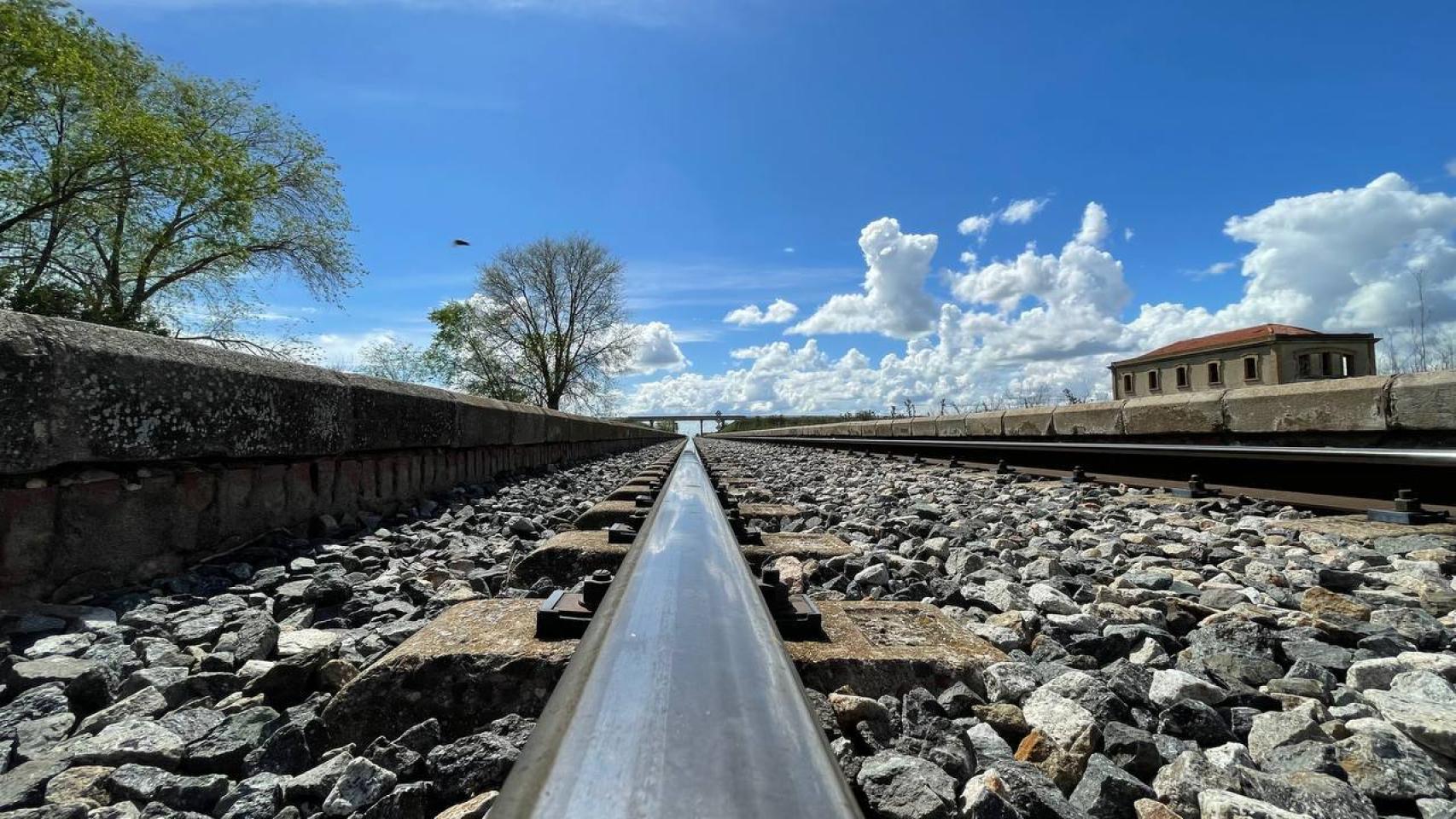 Vía del tren. Imagen de archivo