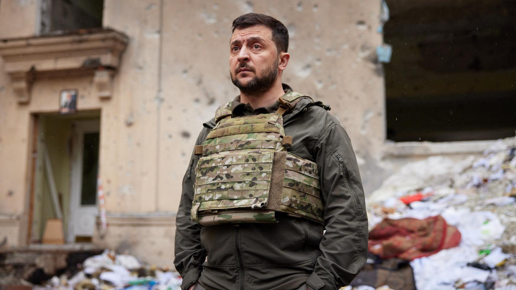 Zelenski en su visita a Járkov, este domingo.
