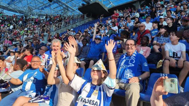 Alumnos del CEIP Plurilingüe San Pedro de Visma en Riazor.