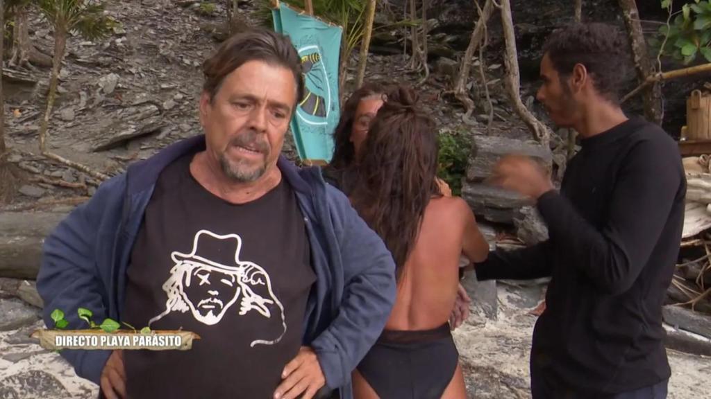 ‘Supervivientes’ se queda sin palafito: la audiencia expulsa a Desi y Juan Muñoz abandona