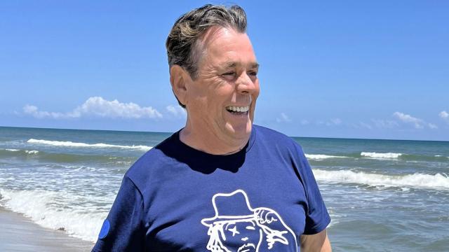 Juan Muñoz en el posado de concursantes de 'Supervivientes'