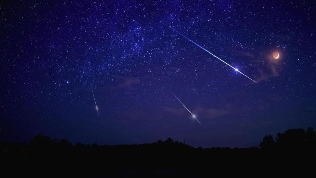 Lluvia de estrellas fugaces.