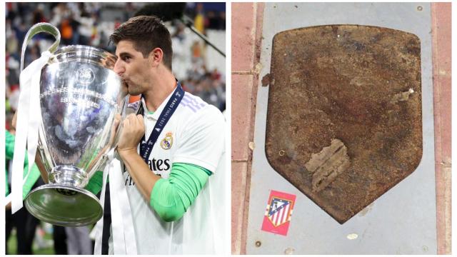 Thibaut Courtois, besando el trofeo de la Champions League, y la placa con su nombre arrancada en el Wanda