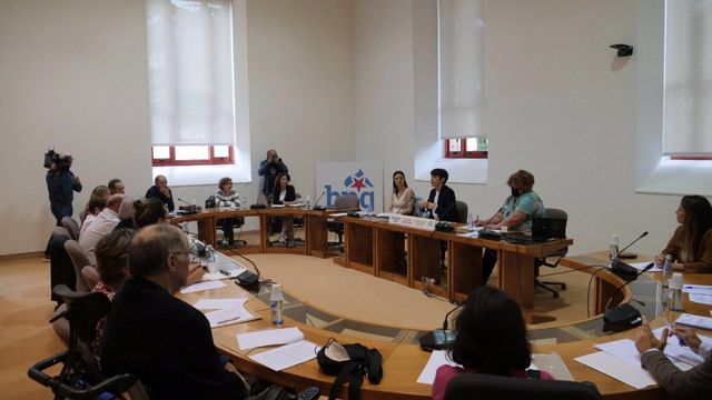 La portavoz nacional del BNG, Ana Pontón, en un encuentro con entidades y colectivos del ámbito de la discapacidad y la dependencia.
