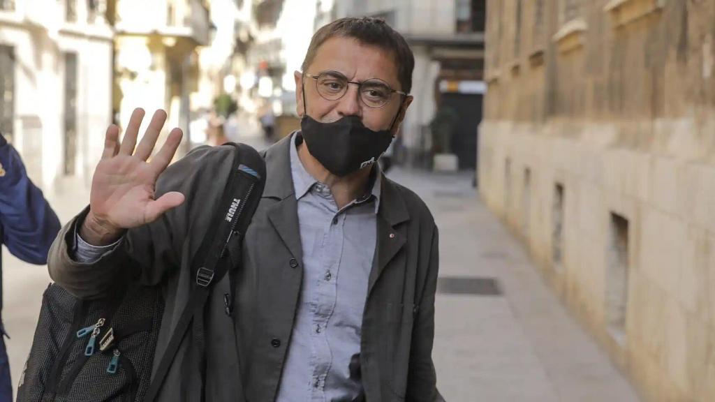 Tenso rifirrafe entre Monedero y una periodista venezolana que lo pilló de tiendas en Bogotá