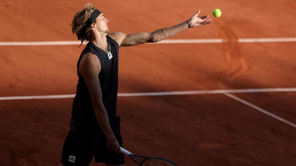 Alexander Zverev, al saque.