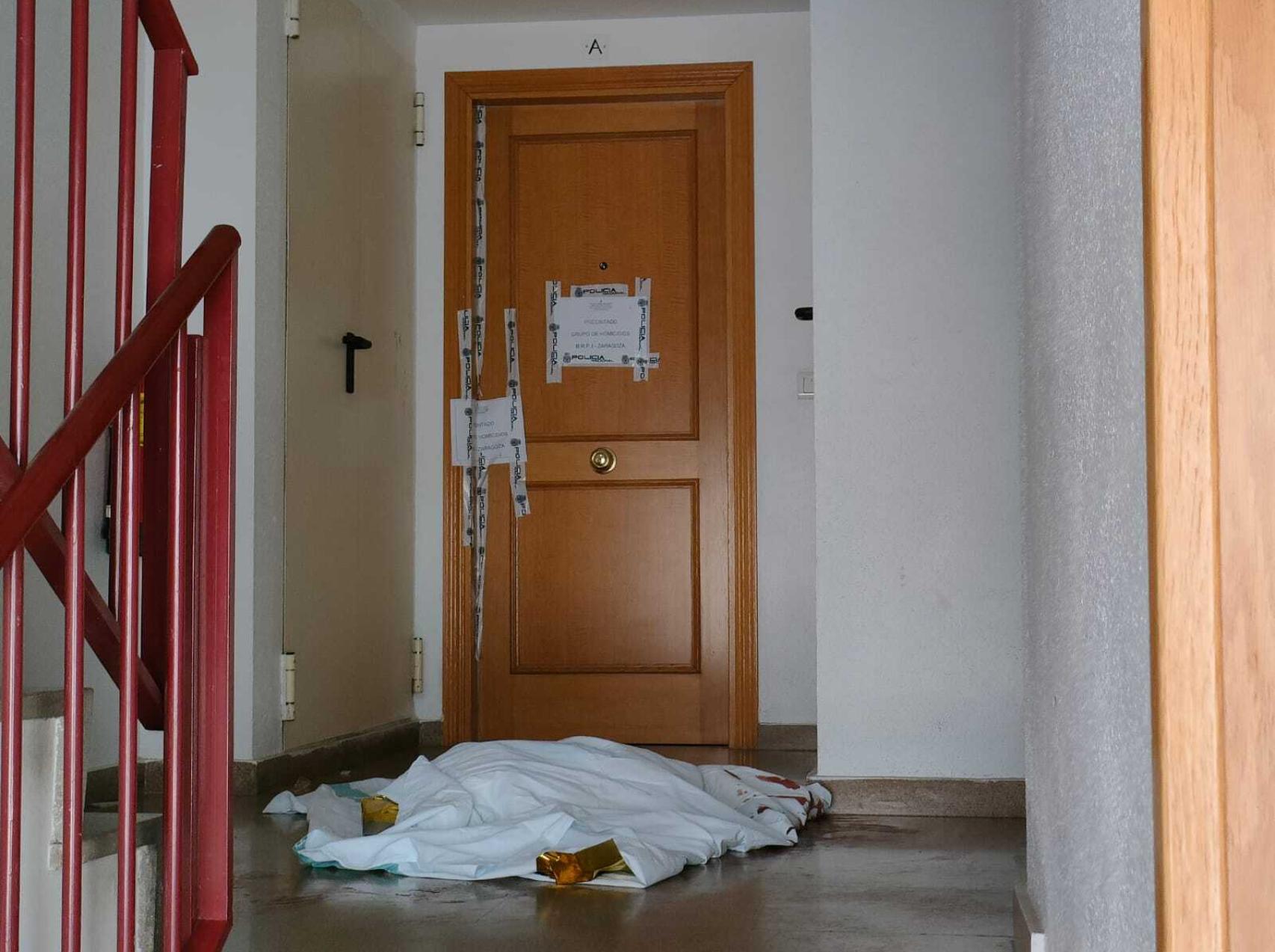 Imagen de la sábana con la que se ha tapado el cuerpo de Cristina.