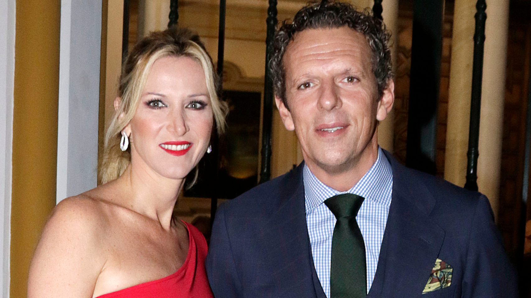 Alejandra Prat junto a su hermano, Joaquín Prat.