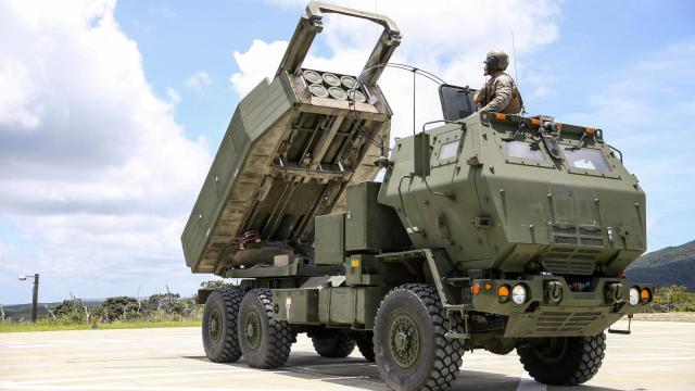 El lanzamisiles múltiple M142 HIMARS