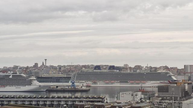 Doble escala de cruceros en A Coruña.