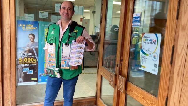 Jesús, vendedor de la ONCE reparte 750.000 euros el día de su cumpleaños.