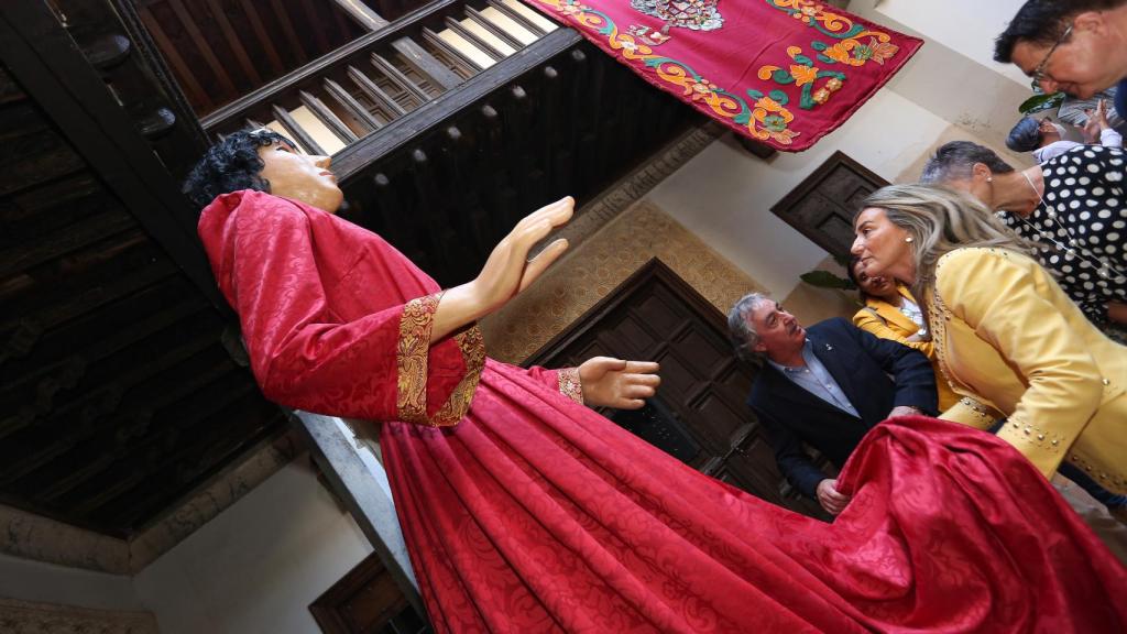 La alcaldesa de Toledo, Milagros Tolón, durante la presentación del Corpus Christi. / Fotos: Óscar Huertas.