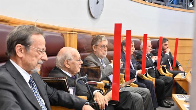 Acto de conmemoración de los 200 años de la Diputación de A Coruña con sus presidentes en etapa democrática.