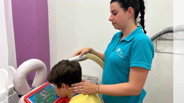 ¿Cómo es posible eliminar los piojos en una sola sesión de peluquería en A Coruña?