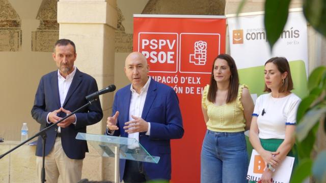 Un momento del encuentro en la mañana de este viernes entre ambas formaciones.