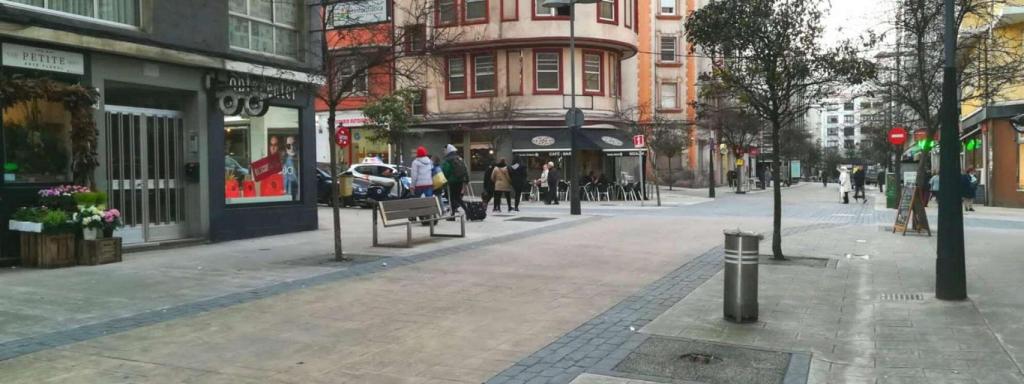 Calle Ángel Senra en Os Mallos