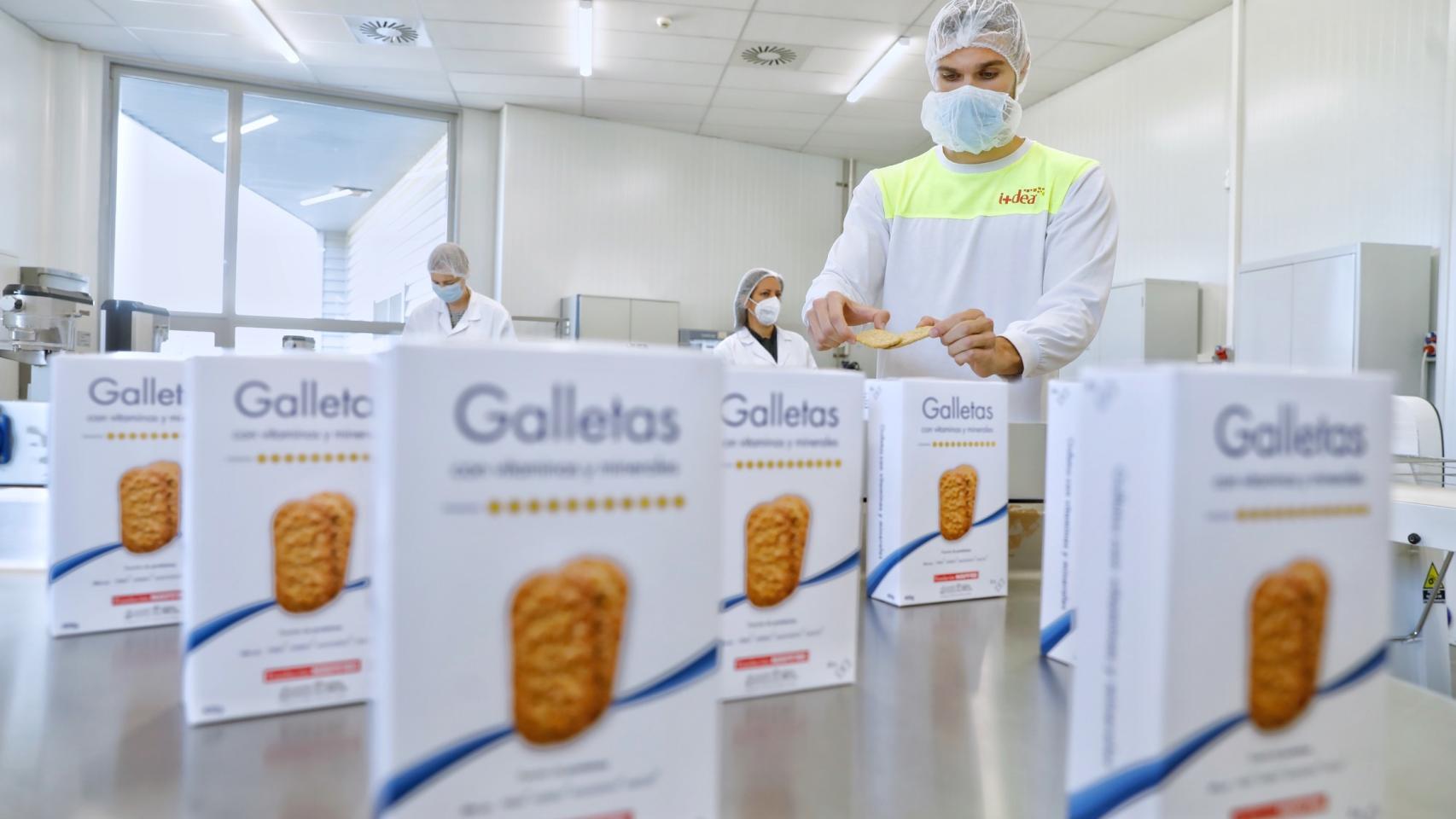 Presentación de la primera galleta para reducir carencias nutricionales, en julio de 2021