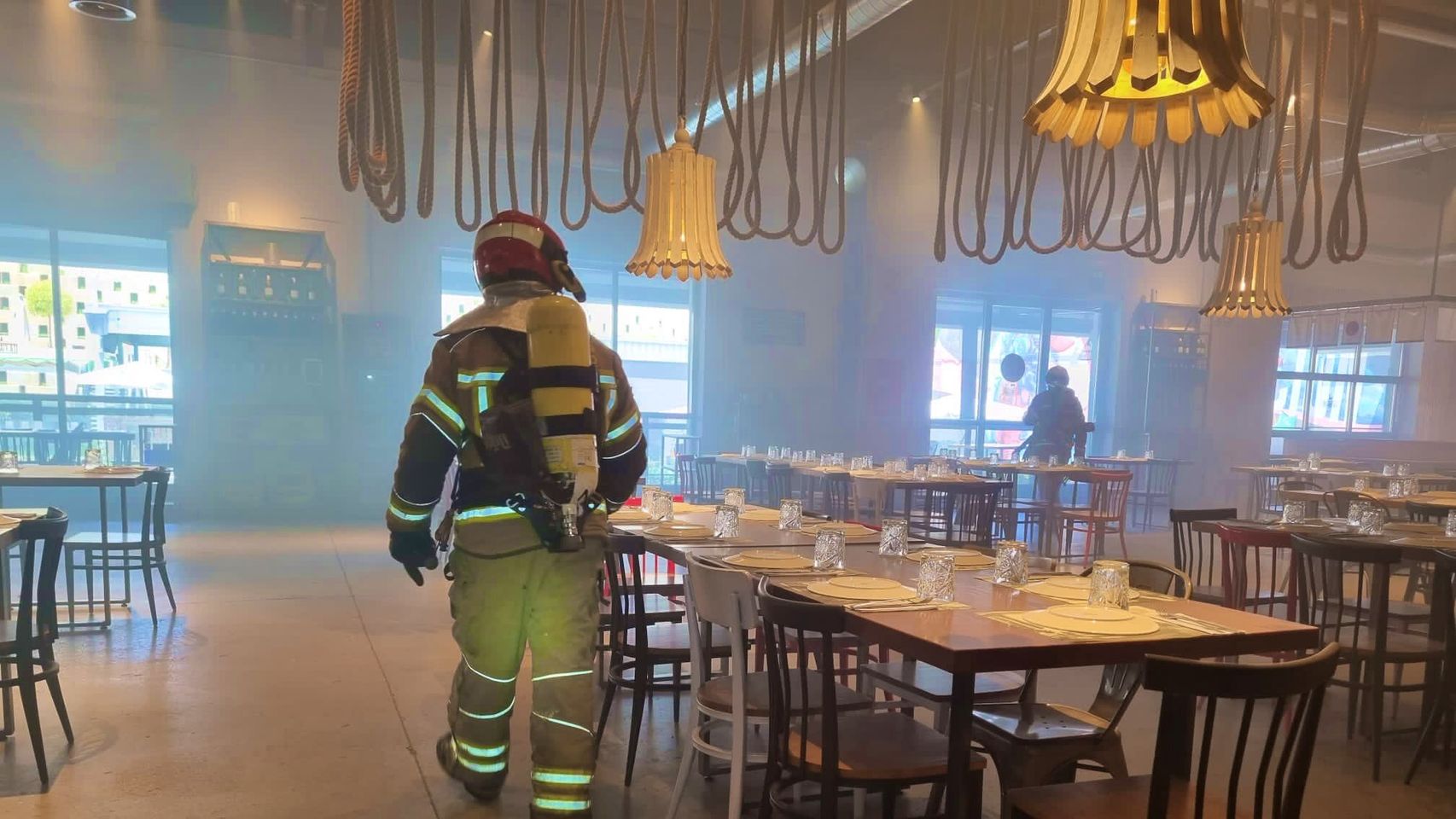 Estado en el que quedó el restaurante La Fundición tras extinguirse el incendio