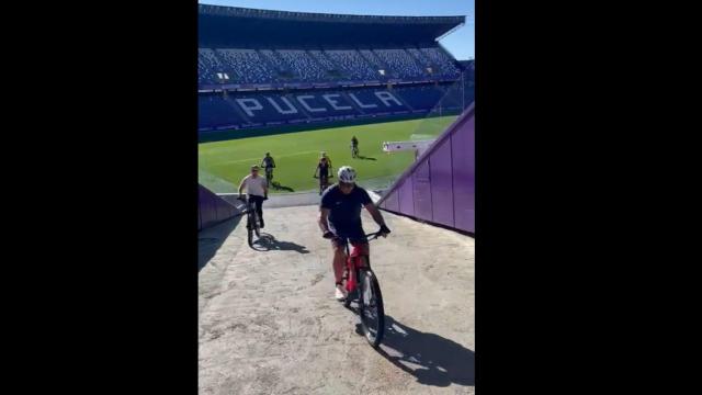 Ronaldo Nazario saliendo del estado Zorrilla para empezar el Camino de Santiago