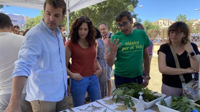 Los toledanos se vuelcan con su río: El Tajo no aguanta ni un minuto más