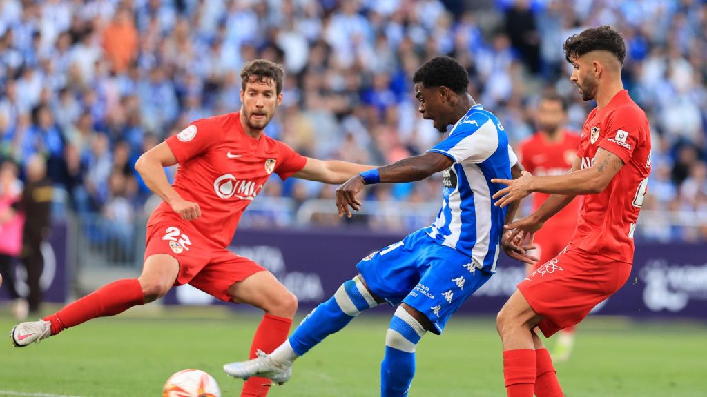 El Deportivo goleó al Linares en el primer partido del playoff de ascenso
