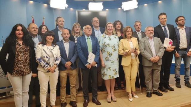 Reunión de la consejera de Familia, Isabel Blanco, con representantes de Cermi