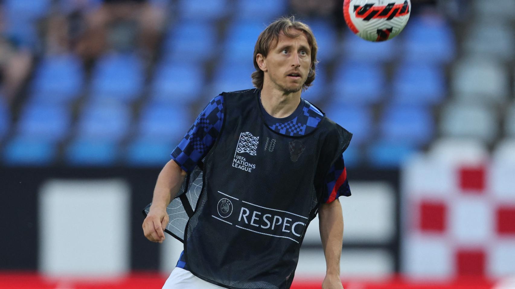Luka Modric durante un calentamiento.