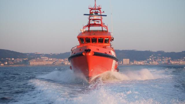 Una imagen del buque de salvamento marítimo buscando a la mujer.