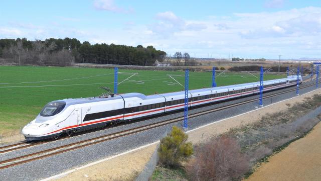 Tren AVE de Talgo Avril.