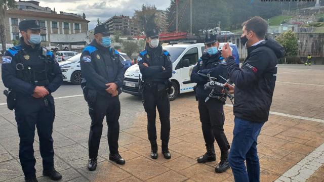 Policía Local en la formación de la empresa especializada en drones Aerocamaras.