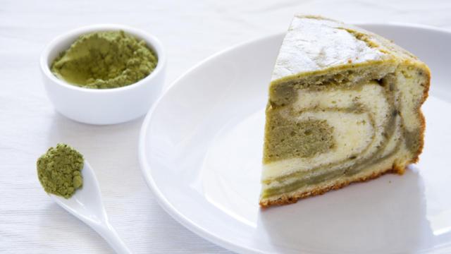 Receta de esponjoso bizcocho de té matcha.