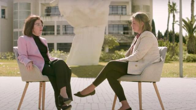 Vanesa Escudero y Amparo Navarro, en el encuentro de Quirónsalud Torrevieja.