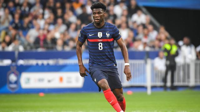 Aurélien Tchouameni durante un partido con Francia
