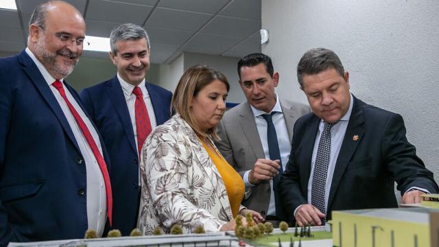 Visita de García-Page a la empresa Carosan en Talavera.