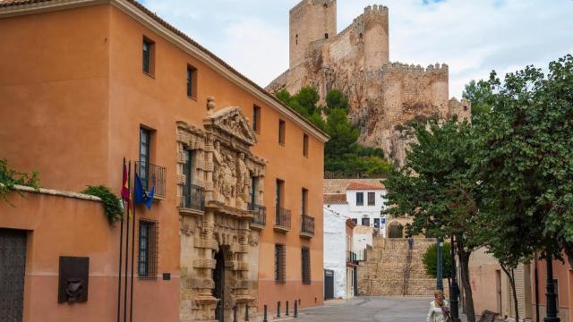 ¿Qué le ha pasado al Ayuntamiento de Almansa con los ingenieros técnicos?