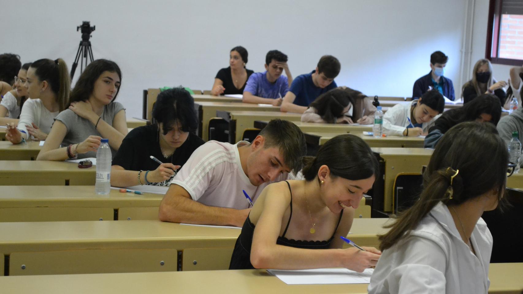 Imagen de estudiantes de la UVa