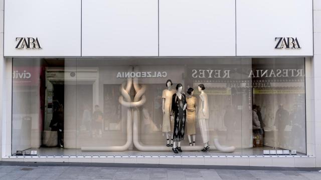 Un escaparate una tienda Zara