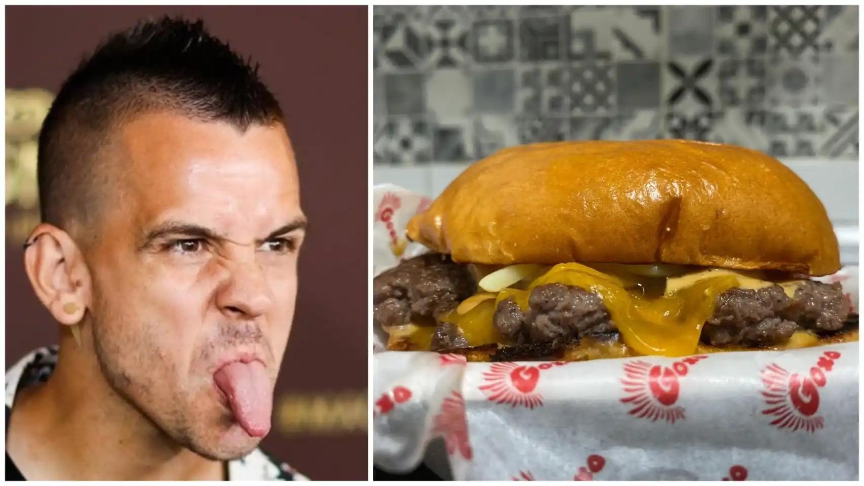Dabiz Muñoz y una de sus hamburguesas.