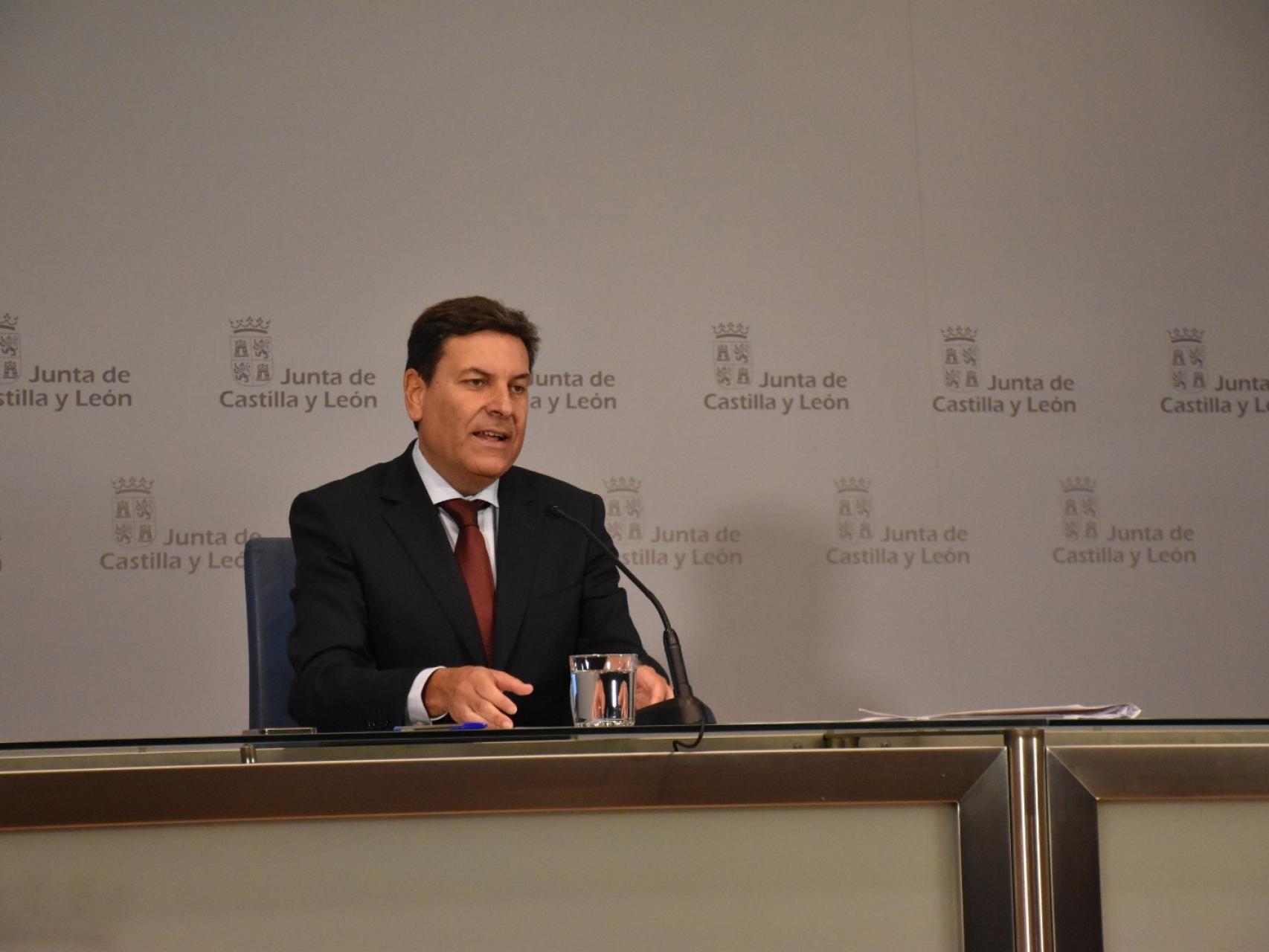 El portavoz de la Junta, Carlos Fernández Carriedo, durante la rueda de prensa posterior al Consejo de Gobierno, este jueves.