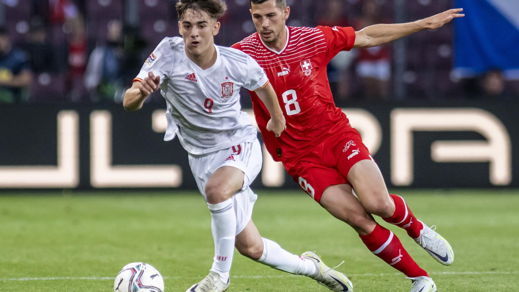 Gavi regatea a Remo Freuler