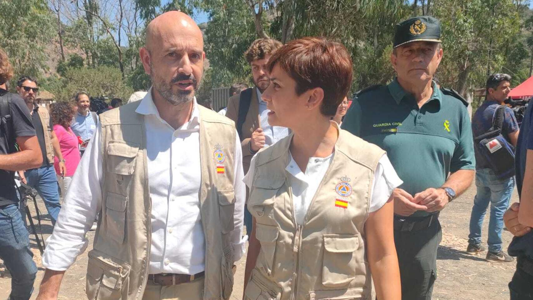La ministra de Política Territorial, Isabel Rodríguez, junto al subdelegado del Gobierno en Málaga, Javier Salas.