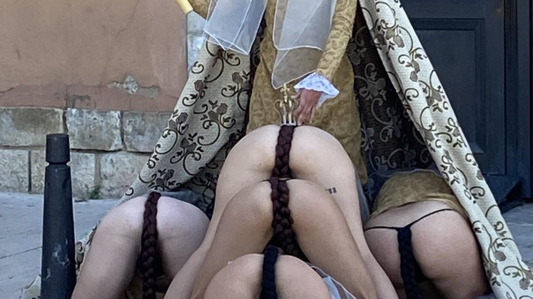 Una imagen de la perfomance de la polémica en Cuenca