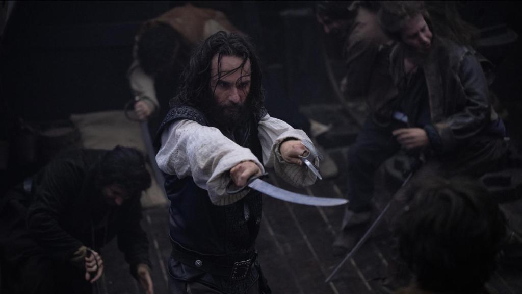 Rodrigo Santoro en una de las escenas de acción de la serie.