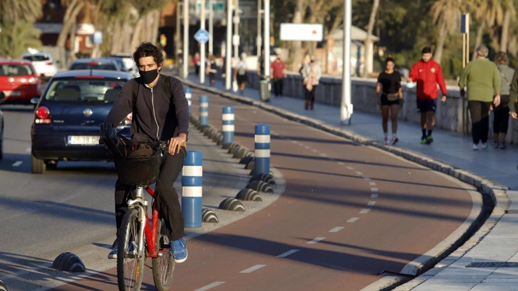 Uno de los carriles bici de Málaga.