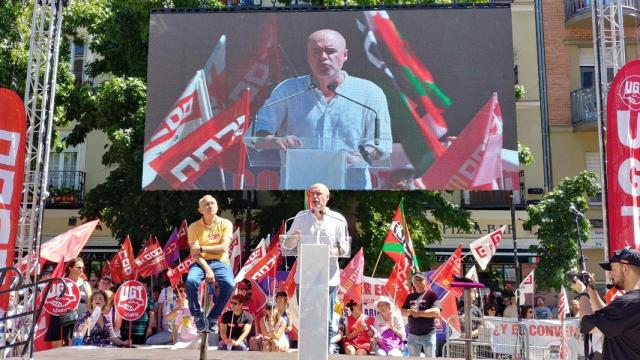 El líder de Comisiones Obreras propone en El Campello  un pago único de 300 euros a los mileuristas para compensar el IPC, en la foto en un acto en Madrid.