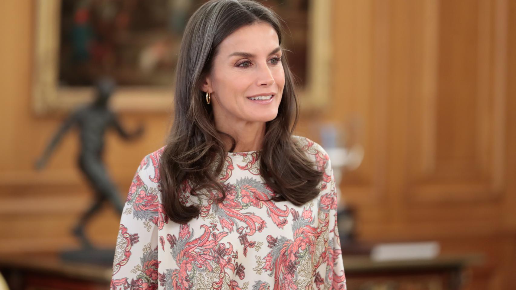 La reina Letizia presidiendo una audiencia en el palacio de la Zarzuela este viernes 10 de junio de 2022.