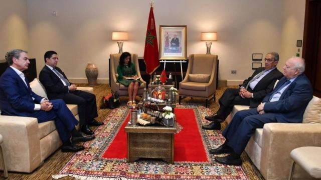 El ministro de Exteriores de Marruecos, Nasser Burita, junto a Miguel Ángel Moratinos y José Luis Rodríguez Zapatero, este viernes en Tánger.